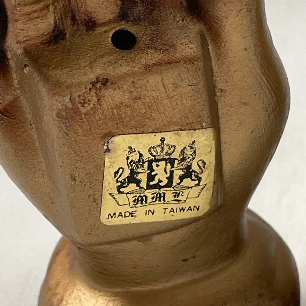 Gold Colored Praying Hands Salt&Pepper Shakers‎ Made in Taiwan
